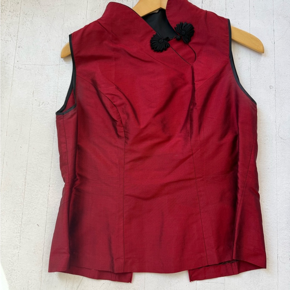 Elegant Red Mandarin Collar with Black Accents